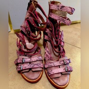 Woman’s Cassandra size 7